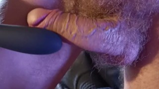 Je me branle, m'excite et éjacule de plaisir avec mon nouveau sextoy