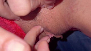 Look how I came, rubbing my clitoris with my fingers.