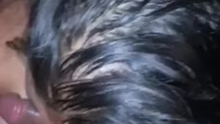 Mi amiga mexicana me da una buena mamada despues que se va el marido