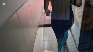 Celebrando el día de la mujer con la esposa de mi vecino