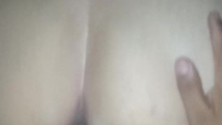 Con mi hijastra a media noche, su mamá está a lado y no se entera