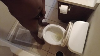 TAKING A PISS AFTER GETTING MY CUM SUCKED OUT!!!!!!!!