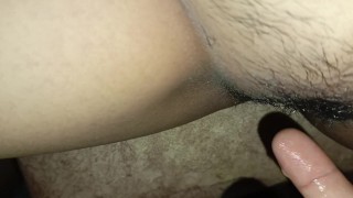 Orgasmo a chorro, le hace squirt por primera vez, follada suave y semen