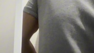 Castigada, amarrada y sometida... un negro prueba sus juguetes conmigo hasta que me vengo a chorros.