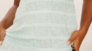 latina baila para ti y muere por sentir tu lengua en su parte más húmeda