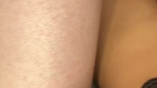 Im Bett und am Sessel gefickt