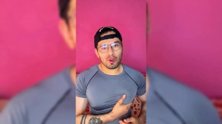 Joven exitado por ver un gran culo twink en el gym se masturba llegando a casa