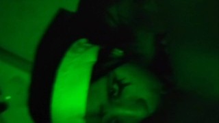 Monja, garganta profunda, termina con la cara llena de leche