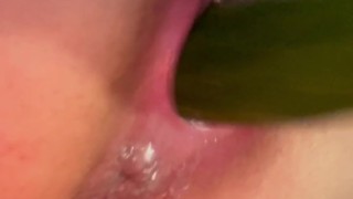 Mi consolador me hace venir hasta