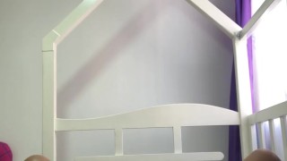 Me masturbo en solitario solo con mis dedos hasta el orgasmo