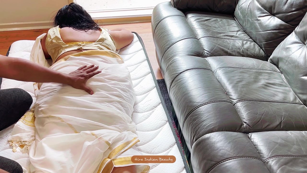 Hot Mallu Wife in Kerala Kasavu Saree Gets Erotic Massage - Big Ass & Thighs Massaged - Loud Moaning