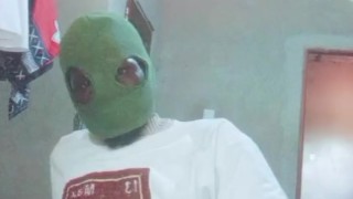 What along HUGE CREAMY MONSTER BBC 🍆💦 is humped big hand 👏