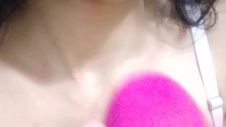  Vídeo de  masturbación anal de chica delgada para un mototaxista al que le gusta 