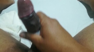 El puto hechando leche a borbotone