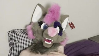 Furry murrsuiter showing his feet while jerking off to the thought of rabbits~.