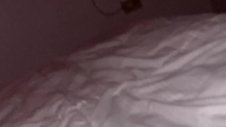 Pequeña hermanastra Argentina me muestra su nueva lenceria