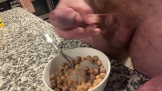 Hung Bodybuilder Unloads Multiple Cumshots Into Cereal