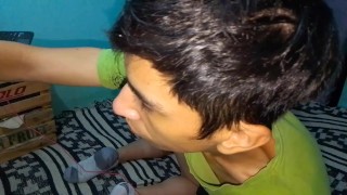 Se pone en cuatro y la toca