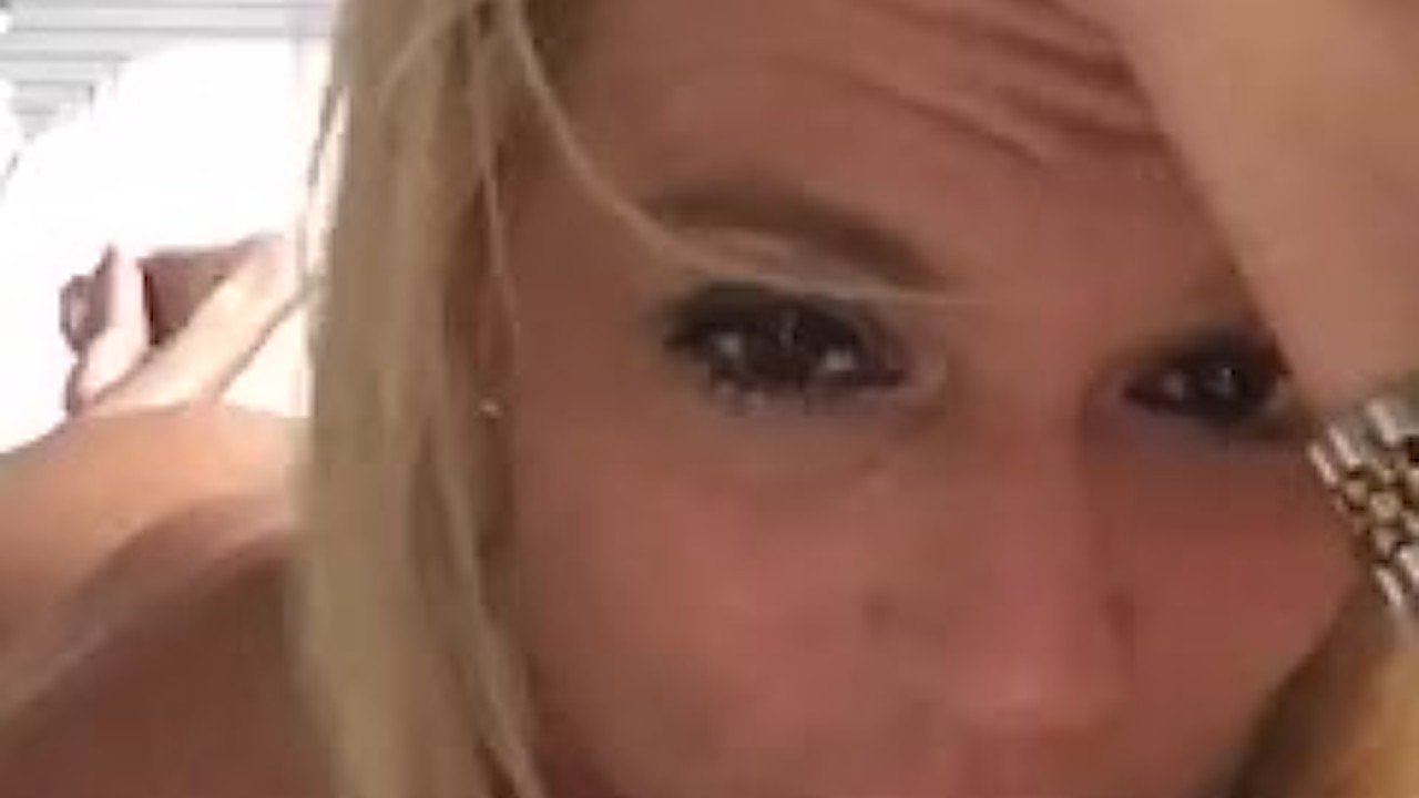 Face close up who wants to fill me up