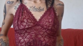 Me pajeo con mi vibrador grande hasta squirtear todo