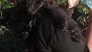 Colombiana culona y tetona tiene sexo al aire libre con el amigo de su novio en lugar publico