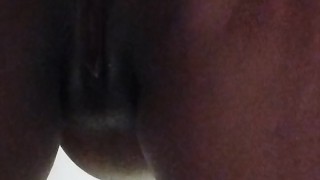 Gravida de 9 meses se exibindo no banheiro do shopping