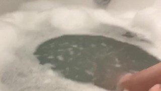 ARABIAN SNOWWHITE HAVE FUN-SOAP&BATHTUB-BEAUTIFUL WHITE GIRL-SILKY SKIN-VERIFIED AMATEUR LOS ANGELES