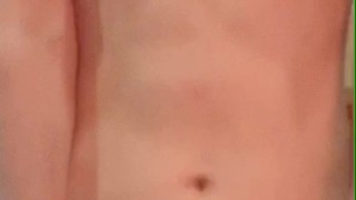 【人妻・不倫】エロい仕草で大好きフェラから騎乗位