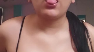 Soy puro fuego, y no me detengo hasta que termines rendido de placer. ¿Quieres verme hacerlo todo?