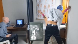 O corno a esposa é o ginecologista clandestino na ultrassom!