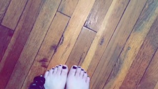 Meet my feet 💜 my piggies 🐽 💕☺️