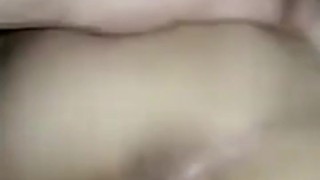 Se habre solita para que le llene la concha de leche