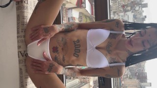 Encuentro a mi novio masturbándose y me uno