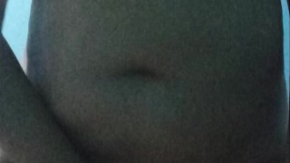 Me vengo  a chorros duro me masturbo co cepillo de peinar