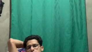 Masturbandome termino encima