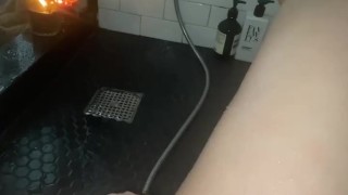 أريد المال فقط! عارضة أزياء مرافقة مراهقة فاتنة، ١٨ عامًا. قذفت بالخطأ داخل فتاة سعودية - الرياض