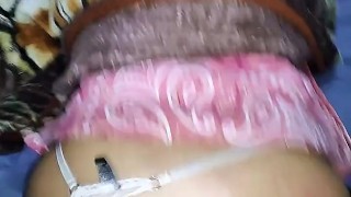 Hermanastra se viste sexy, con pollera de cuero para cocinar, Big ass anal