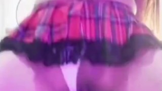 Montando mi juguetito ganosa