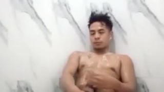 Nagsolo sa banyo