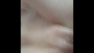 My girlfriend comes to satisfy me on a hot spring day!