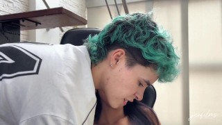 TIENES EL TOTO GORDO! Dandole con el Domi hasta que saque un delicioso Squirt