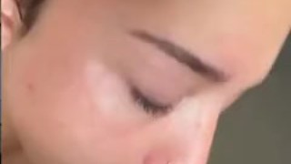 Me lo chupo despacito, lo saboreo… y me acabo con su leche en la boca