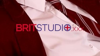 Gorgeous Student Gets Herself Off And Squirts EVERYWHERE!!