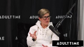 ADULT TIME - Lesbian Babes Melissa Stratton & Vanna Bardot Slutty Pussy Licking & Scissoring! PODCAS