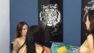 I finger my pussy and make a hot video.