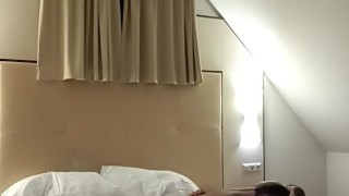 Sex cu iubitul meu atât de bine .. îmi place să mă frec pe el și să-l sărut