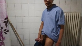 ليوم زبي مشتهي تدليك و شي مؤخرة نار 🔥 انيكها