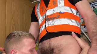 Creampie XL Thick hairy cock cums inside Ginger tradesman’s ass on construction site