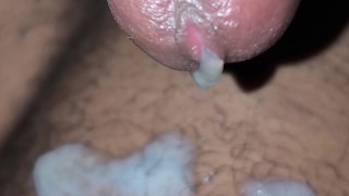 orgasmo intense homem musculoso muito jogou leitinho longe